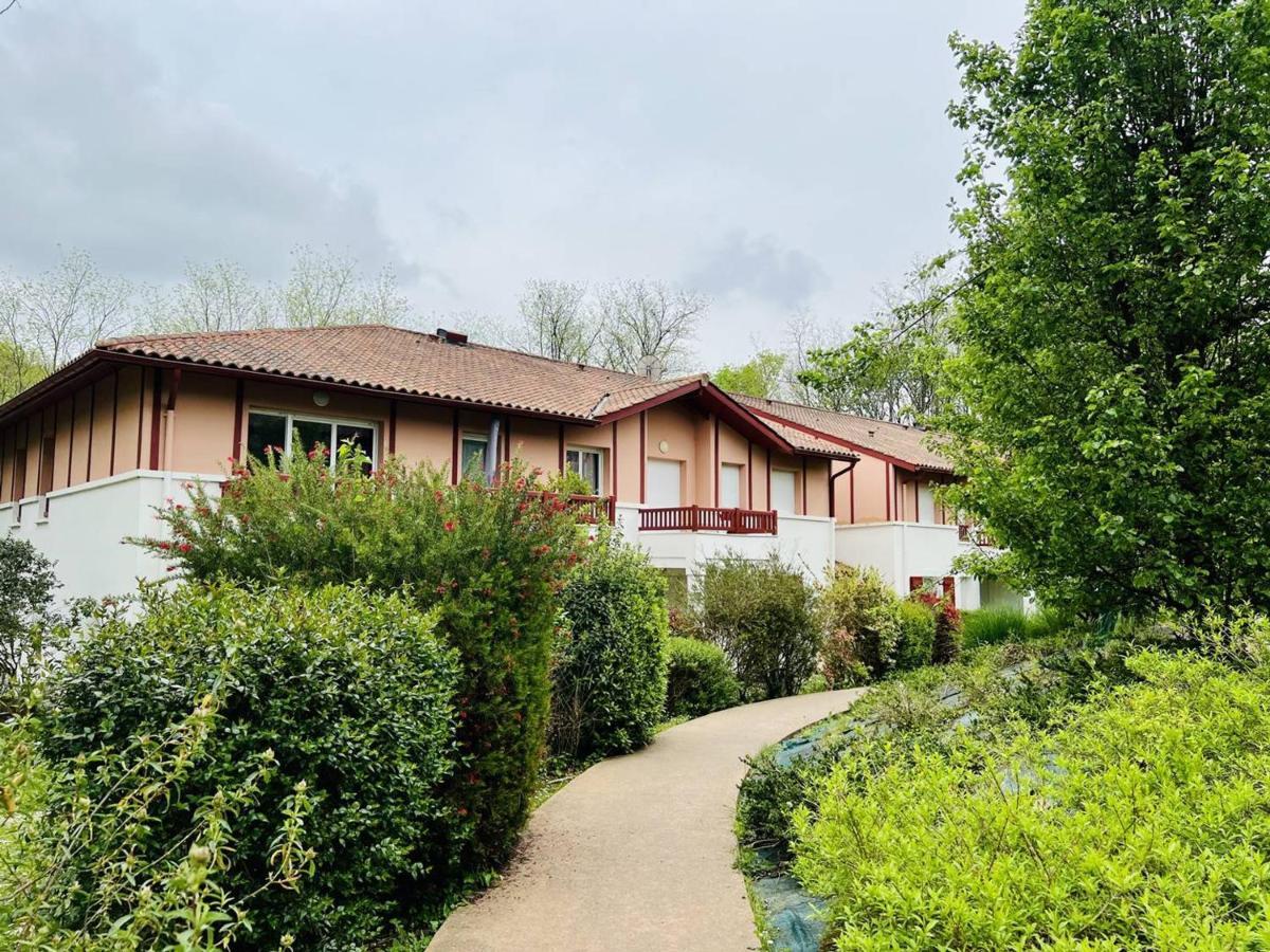 Appartement F2 A Cambo-Les-Bains Avec Piscine, Proche Thermes, Terrasse Et Parking - Fr-1-495-36 Buitenkant foto